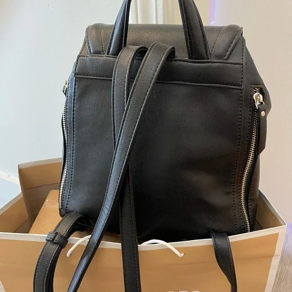 Authentic Guess Backpack - Picture 6 of 6